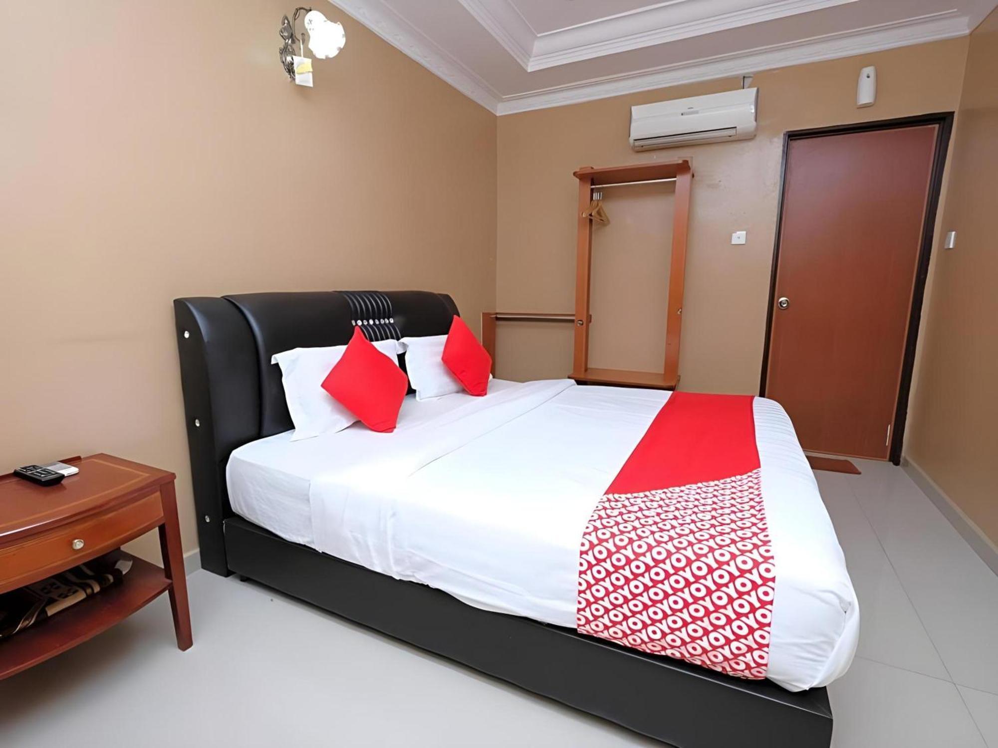 OYO 707 Ayuni Hotel Bangi Dış mekan fotoğraf