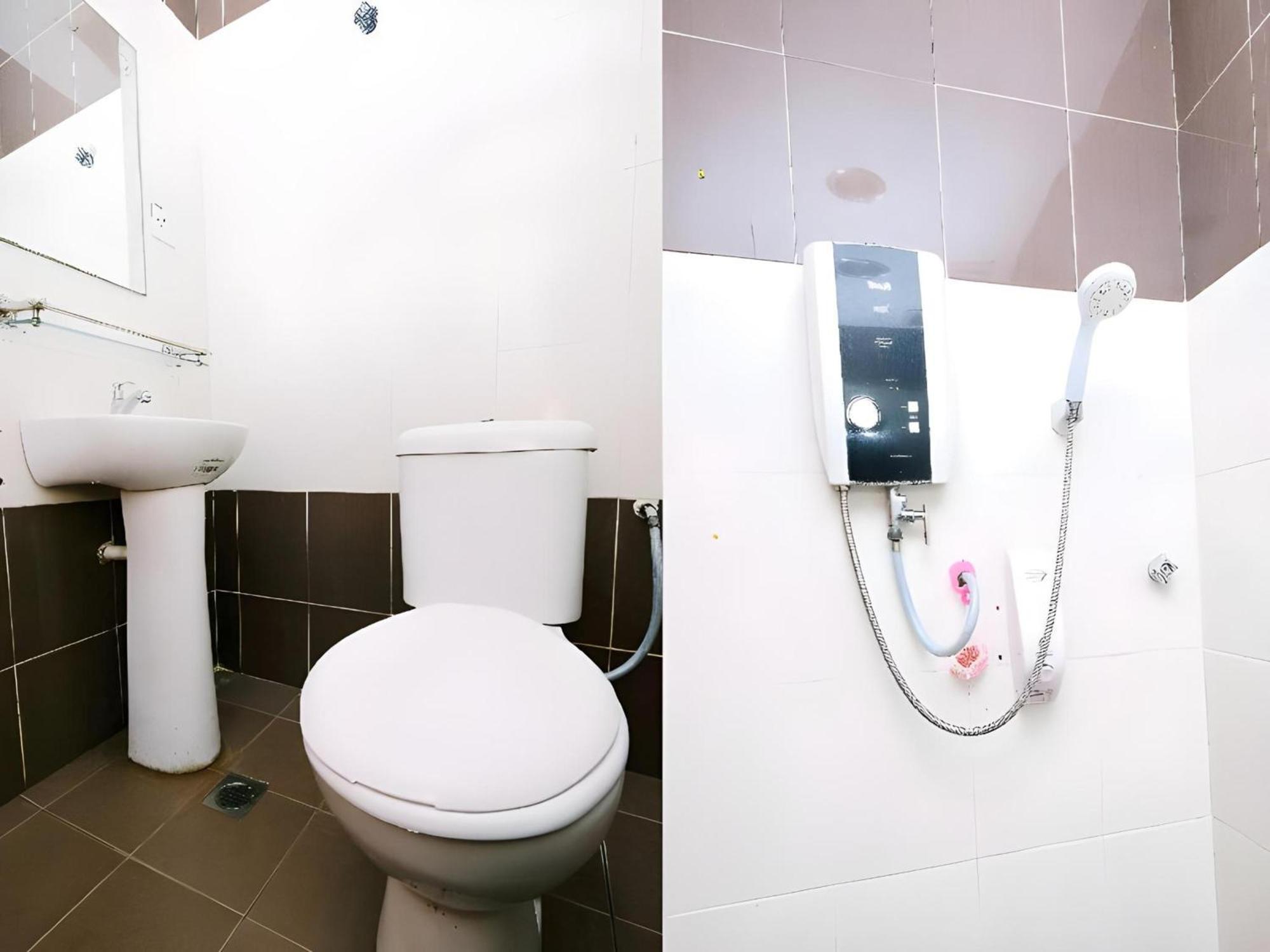 OYO 707 Ayuni Hotel Bangi Dış mekan fotoğraf