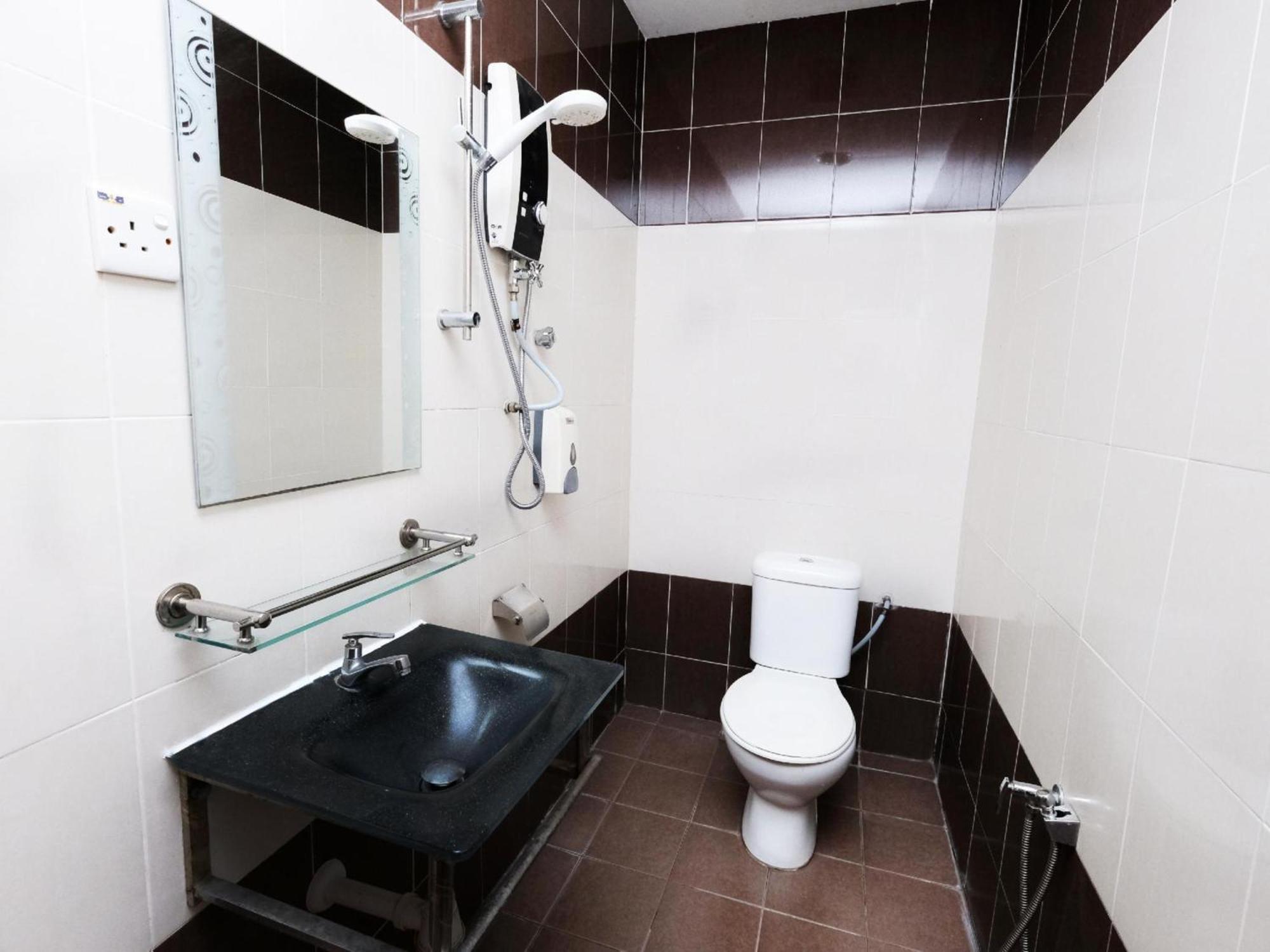 OYO 707 Ayuni Hotel Bangi Dış mekan fotoğraf