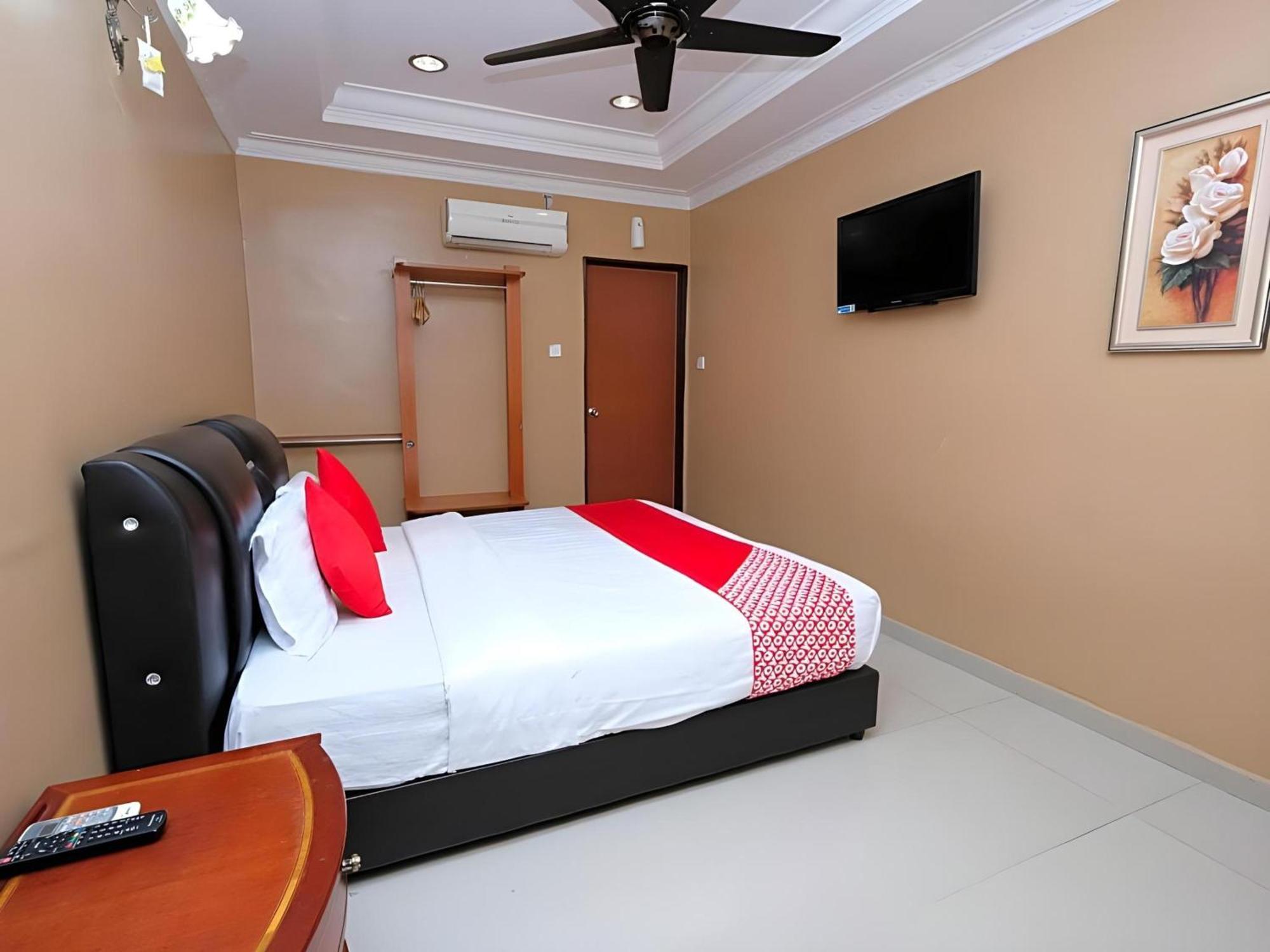 OYO 707 Ayuni Hotel Bangi Dış mekan fotoğraf