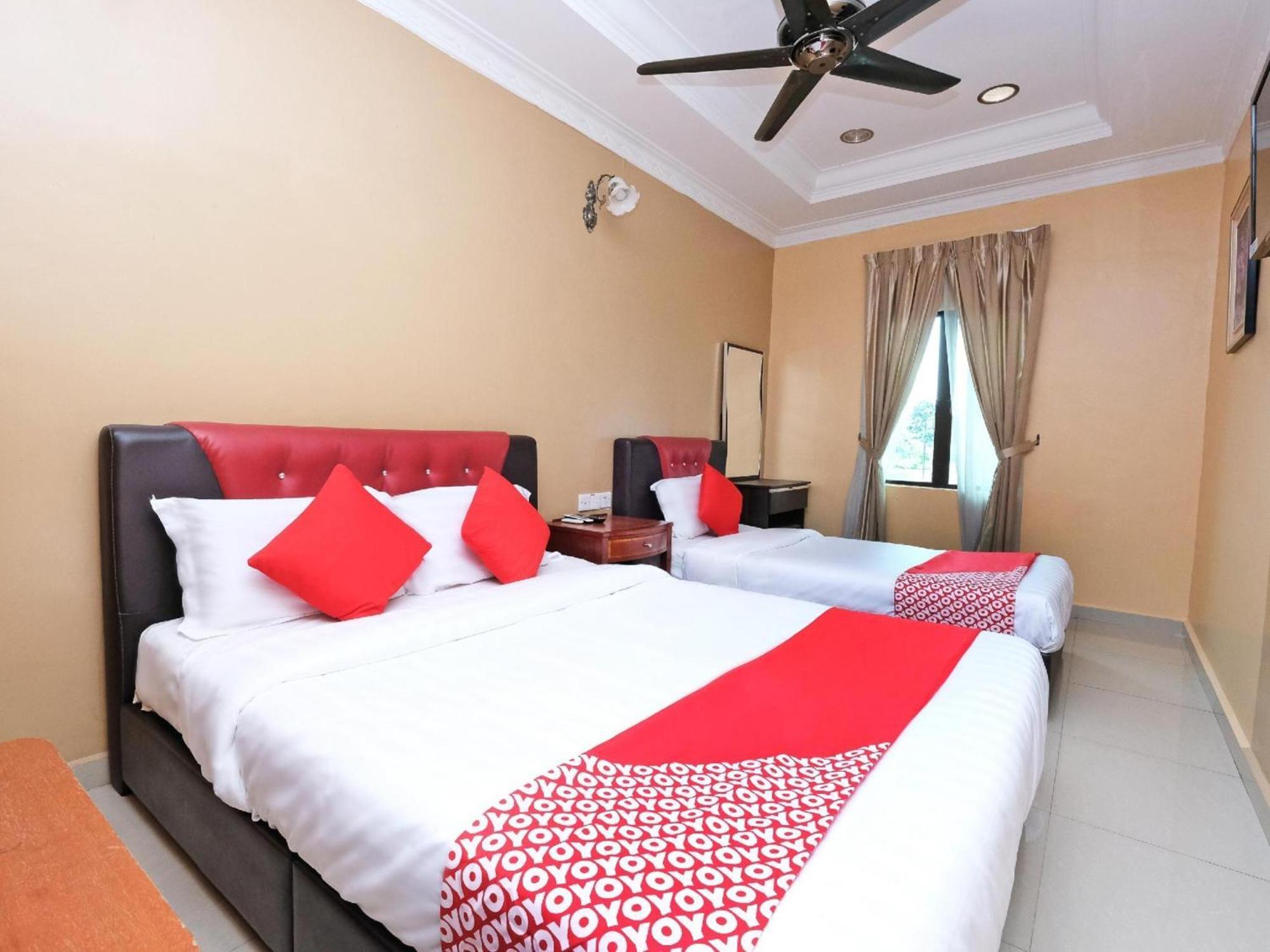 OYO 707 Ayuni Hotel Bangi Dış mekan fotoğraf